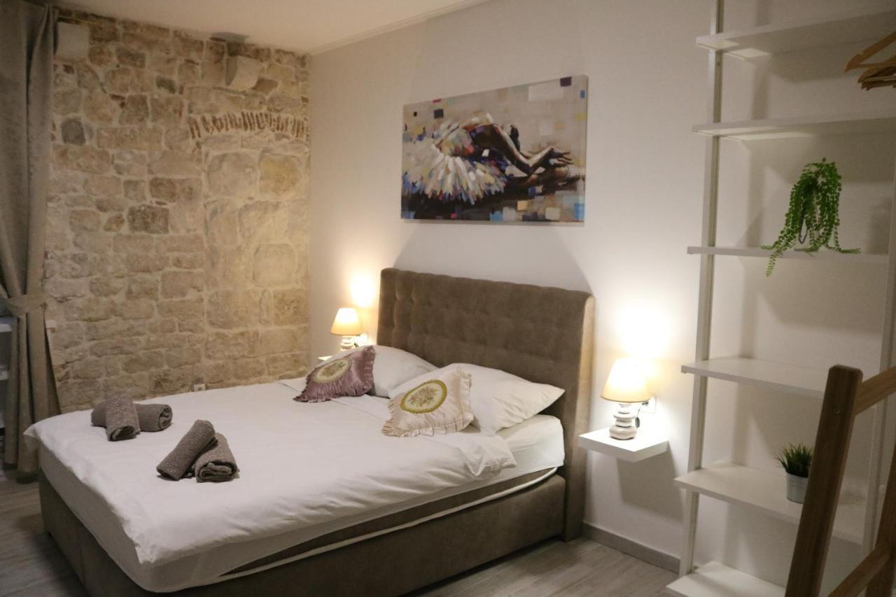 Studios Kadena Trogir - 18Th Century Stone House ภายนอก รูปภาพ
