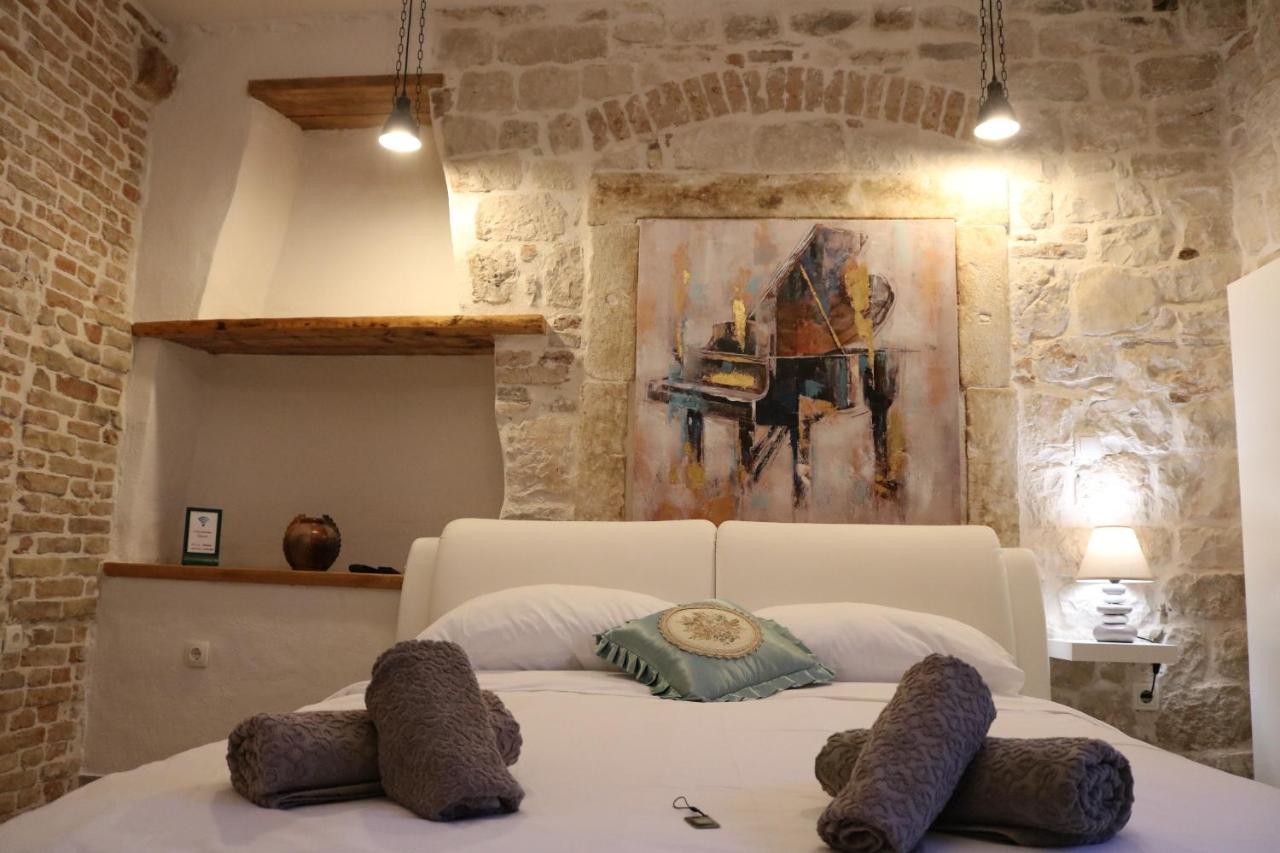 Studios Kadena Trogir - 18Th Century Stone House ภายนอก รูปภาพ