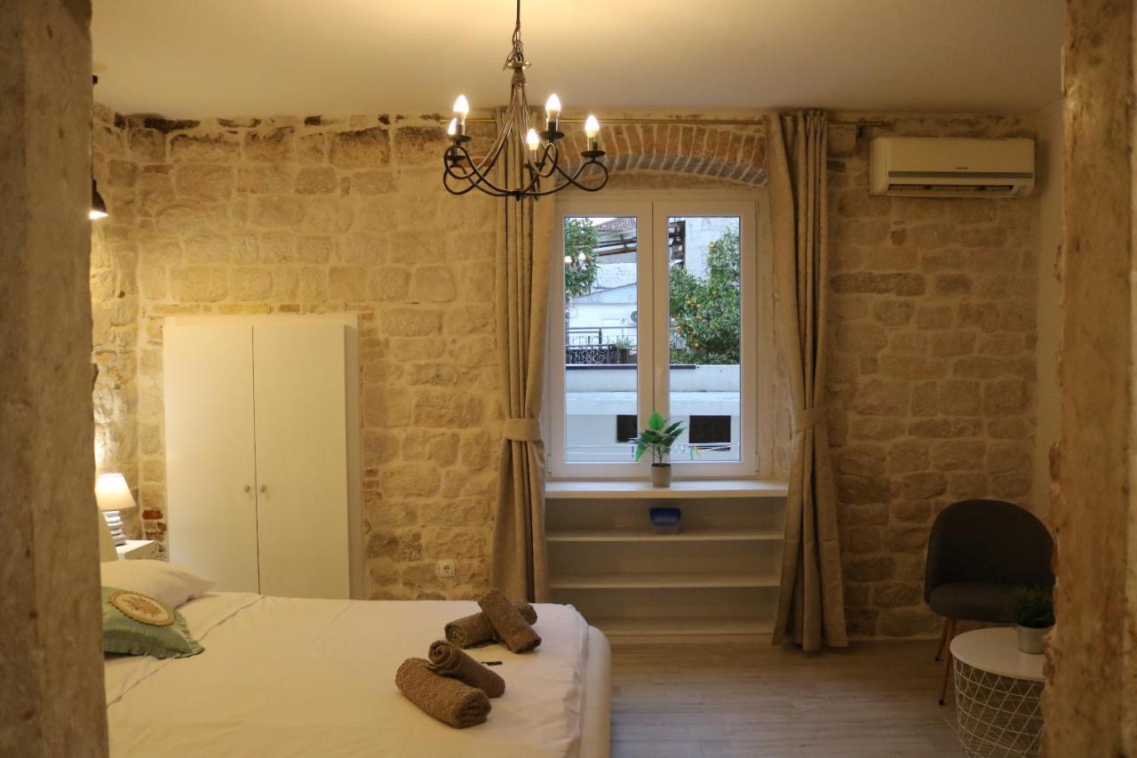 Studios Kadena Trogir - 18Th Century Stone House ภายนอก รูปภาพ