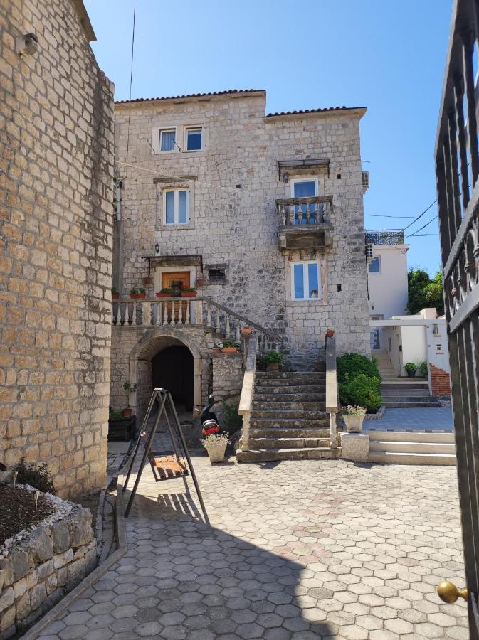 Studios Kadena Trogir - 18Th Century Stone House ภายนอก รูปภาพ