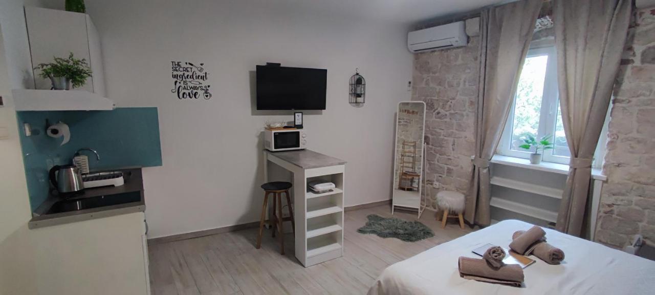 Studios Kadena Trogir - 18Th Century Stone House ภายนอก รูปภาพ