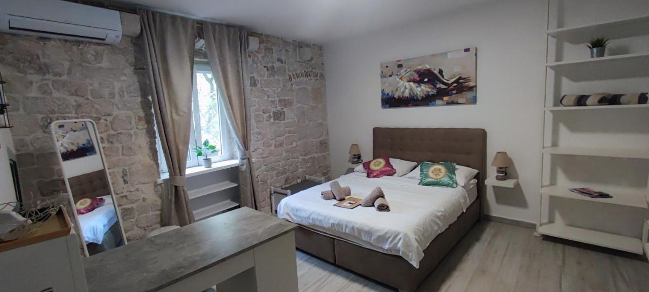 Studios Kadena Trogir - 18Th Century Stone House ภายนอก รูปภาพ