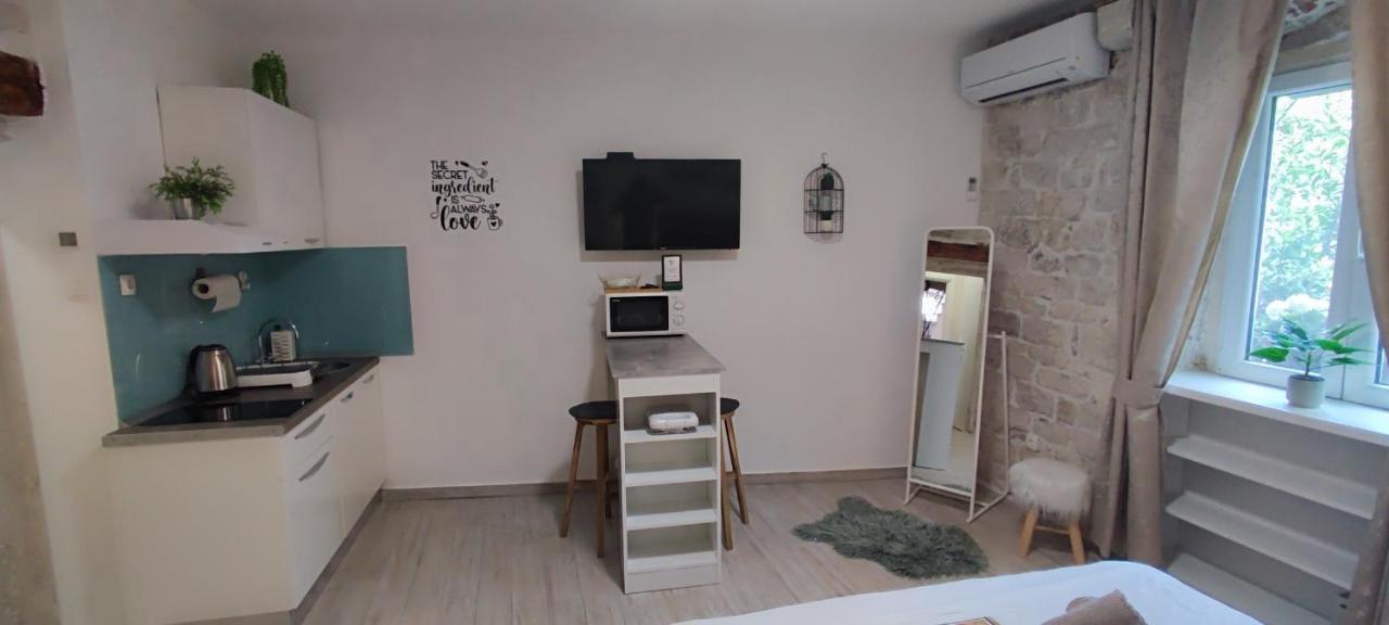 Studios Kadena Trogir - 18Th Century Stone House ภายนอก รูปภาพ
