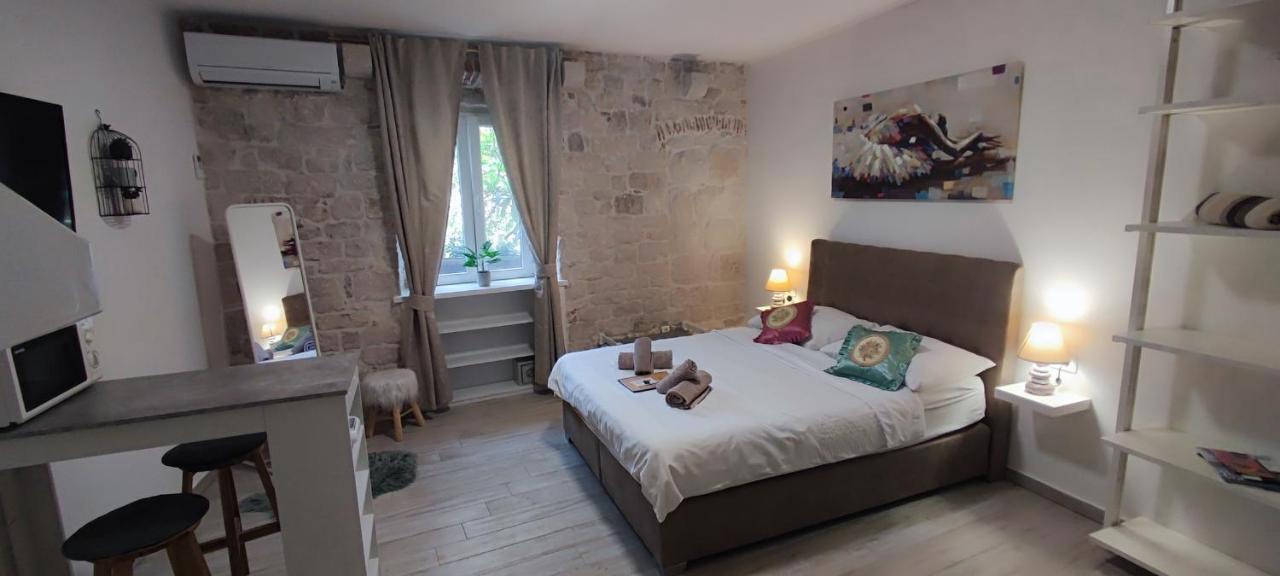 Studios Kadena Trogir - 18Th Century Stone House ภายนอก รูปภาพ