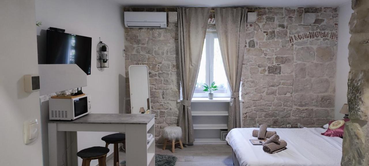 Studios Kadena Trogir - 18Th Century Stone House ภายนอก รูปภาพ