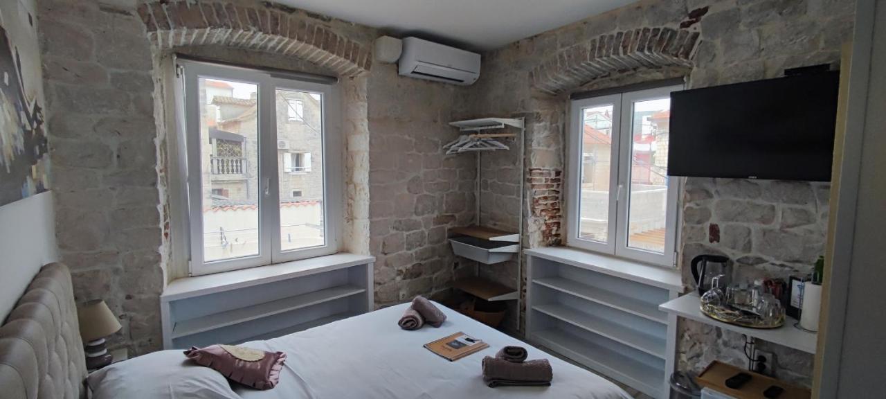 Studios Kadena Trogir - 18Th Century Stone House ภายนอก รูปภาพ