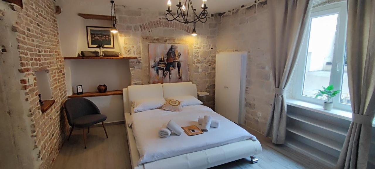 Studios Kadena Trogir - 18Th Century Stone House ภายนอก รูปภาพ