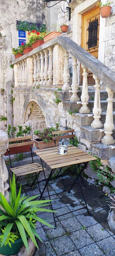 Studios Kadena Trogir - 18Th Century Stone House ภายนอก รูปภาพ