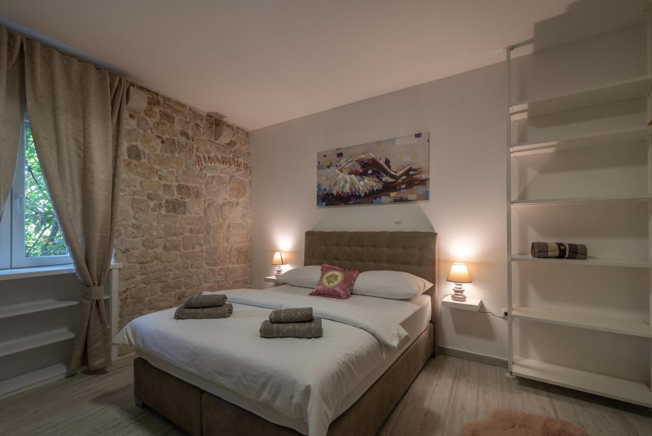 Studios Kadena Trogir - 18Th Century Stone House ภายนอก รูปภาพ