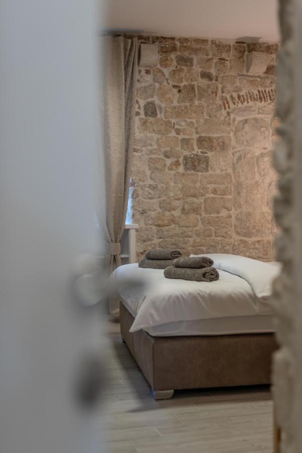 Studios Kadena Trogir - 18Th Century Stone House ภายนอก รูปภาพ