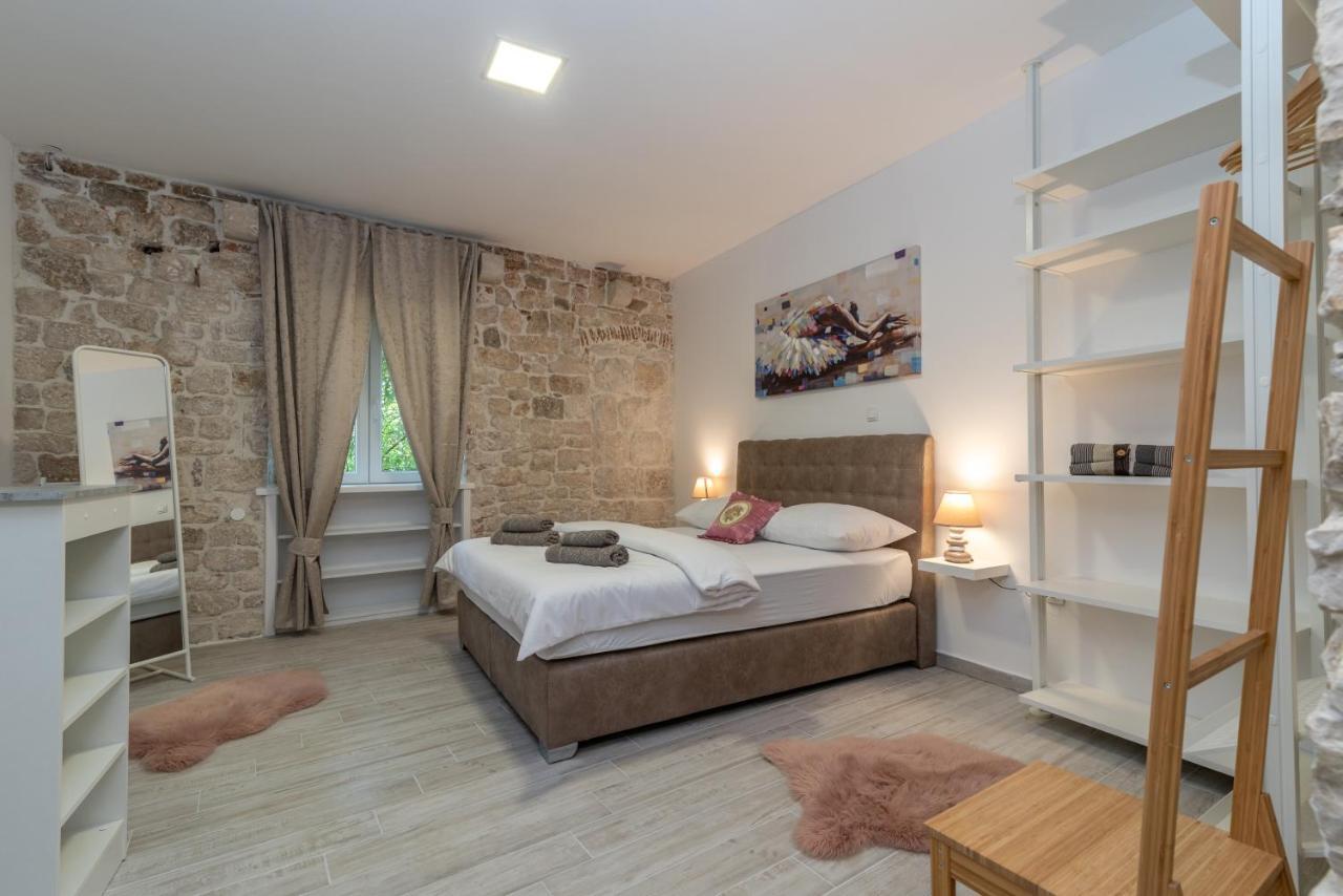 Studios Kadena Trogir - 18Th Century Stone House ภายนอก รูปภาพ