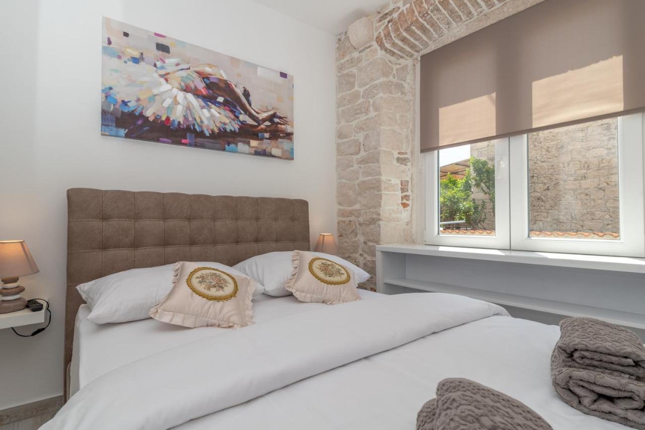 Studios Kadena Trogir - 18Th Century Stone House ภายนอก รูปภาพ