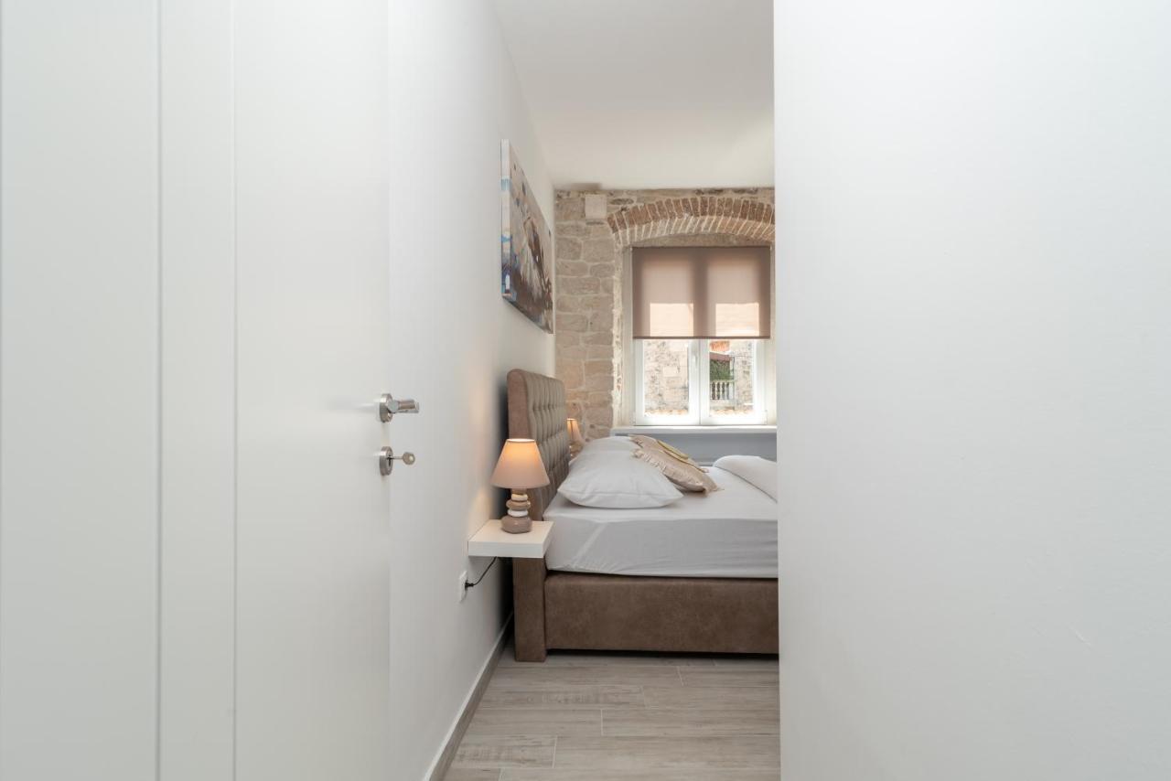 Studios Kadena Trogir - 18Th Century Stone House ภายนอก รูปภาพ